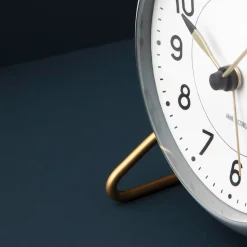 Arne Jacobsen Clocks Station Bordur Ø11 cm grå/hvit