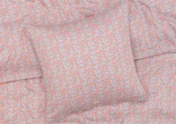 JUNA Pleasantly Sengetøy 140x220 cm lys blå/rose NO