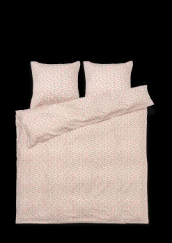 JUNA Pleasantly Sengetøy 220x220 cm hvit/rosa SE